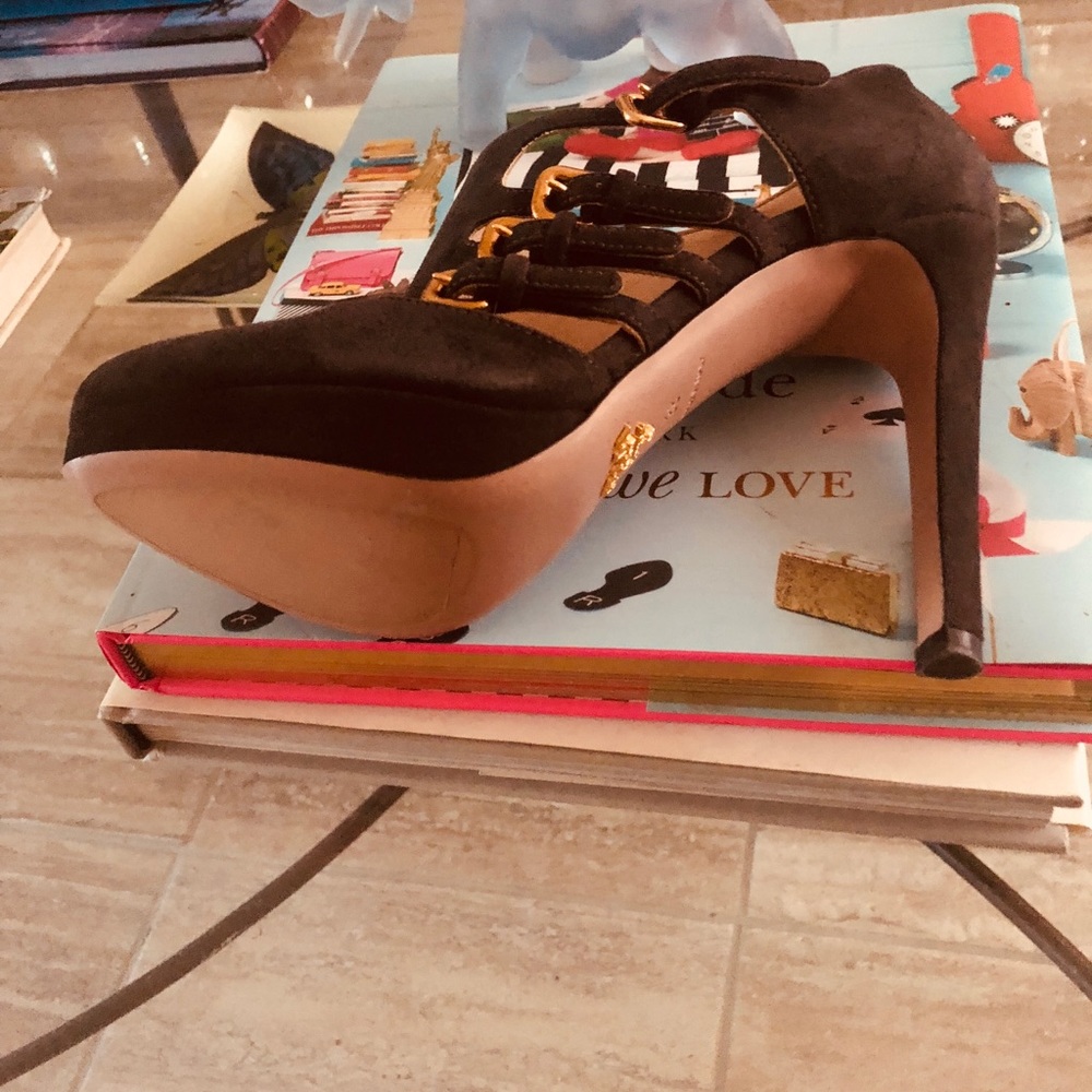 Shoes - Picture 2 of 2